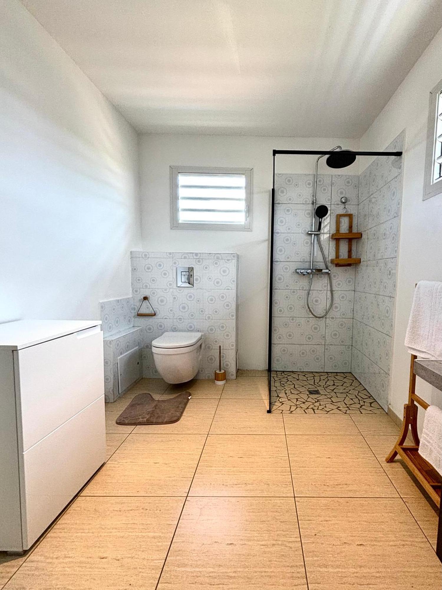 Villa Emeraude - Vue Sur Piscine Et Jacuzzi Prive Baie-Mahault